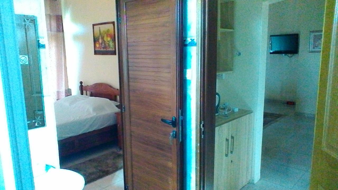 Luxor Residence Guesthouse Belle Mare Exterior photo